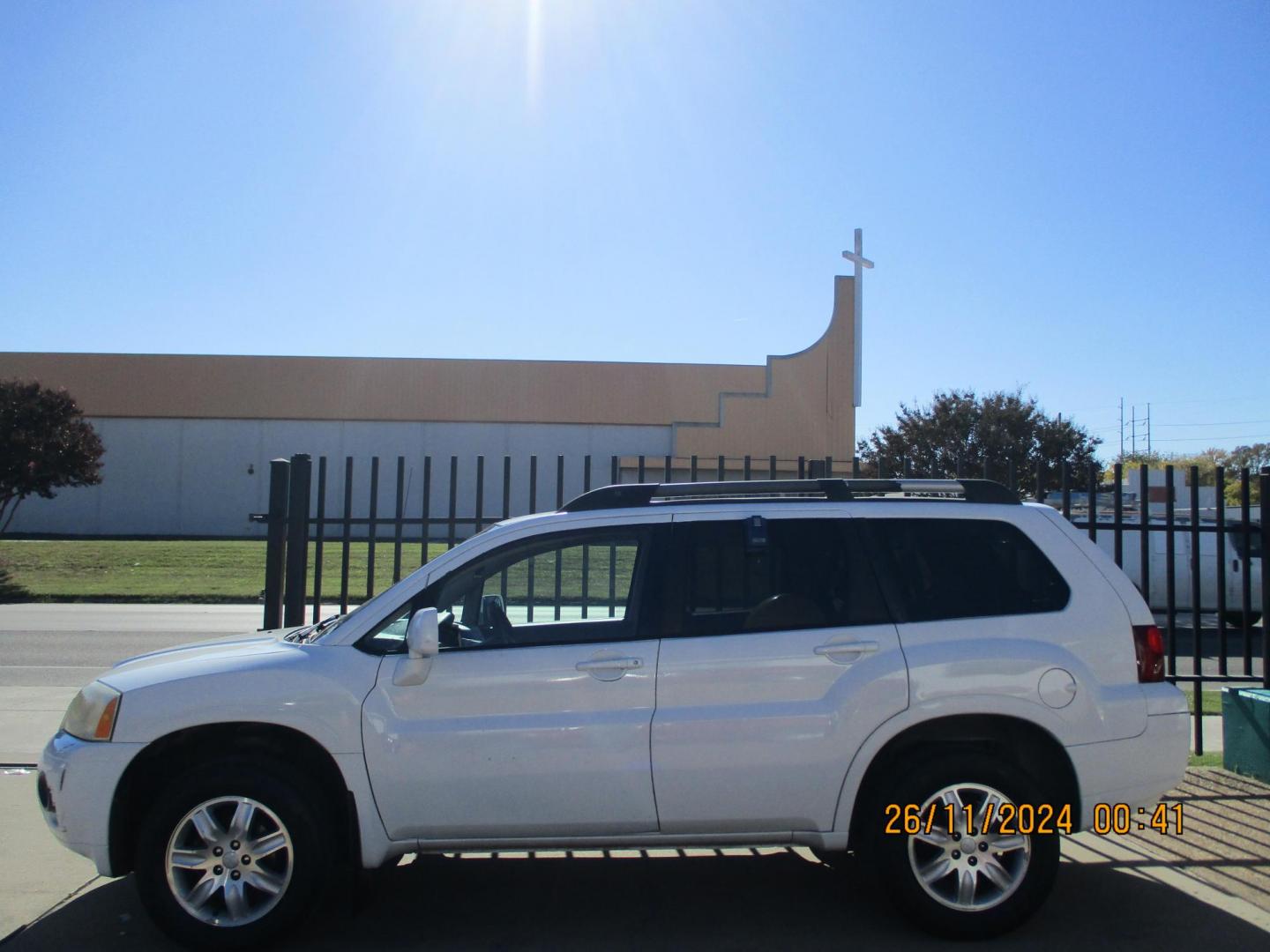 2011 WHITE Mitsubishi Endeavor LS AWD (4A4JN2AS2BE) with an 3.8L V6 SOHC 24V engine, 4-Speed Automatic transmission, located at 2001 E. Lancaster, Ft. Worth, 76103, (817) 336-7000, 32.746181, -97.301018 - Photo#0