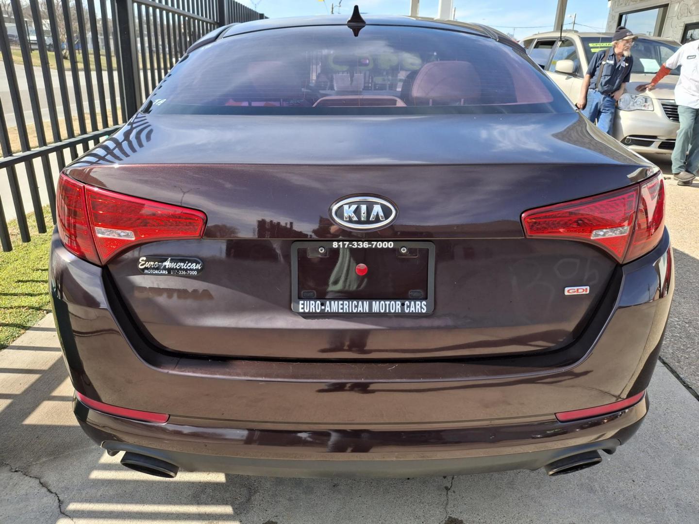 2011 MAROON Kia Optima EX (KNAGM4A73B5) with an 2.4L L4 DOHC 16V engine, 6-Speed Automatic transmission, located at 2001 E. Lancaster, Ft. Worth, 76103, (817) 336-7000, 32.746181, -97.301018 - Photo#6