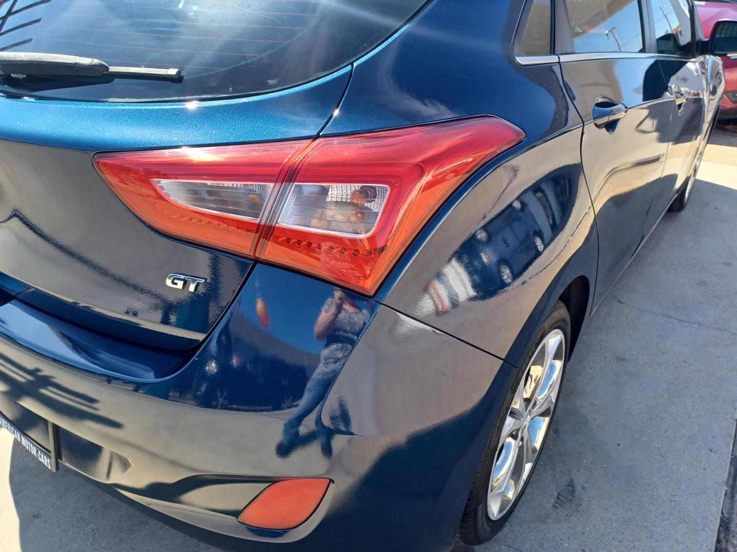 2015 BLUE /GRAY Hyundai Elantra GT A/T (KMHD35LH8FU) with an 2.0L L4 16V DOHC engine, 6A transmission, located at 2001 E. Lancaster, Ft. Worth, 76103, (817) 336-7000, 32.746181, -97.301018 - Photo#5