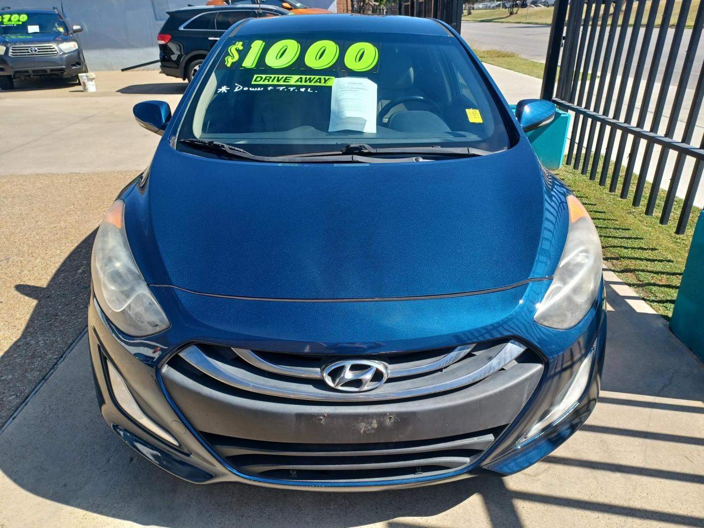 2015 BLUE /GRAY Hyundai Elantra GT A/T (KMHD35LH8FU) with an 2.0L L4 16V DOHC engine, 6A transmission, located at 2001 E. Lancaster, Ft. Worth, 76103, (817) 336-7000, 32.746181, -97.301018 - Photo#3