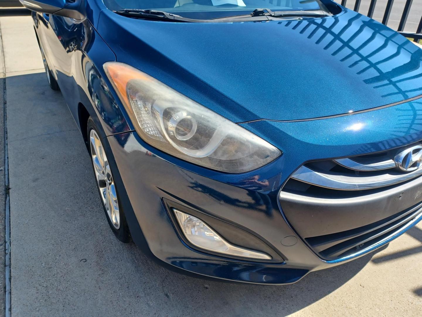 2015 BLUE /GRAY Hyundai Elantra GT A/T (KMHD35LH8FU) with an 2.0L L4 16V DOHC engine, 6A transmission, located at 2001 E. Lancaster, Ft. Worth, 76103, (817) 336-7000, 32.746181, -97.301018 - Photo#2