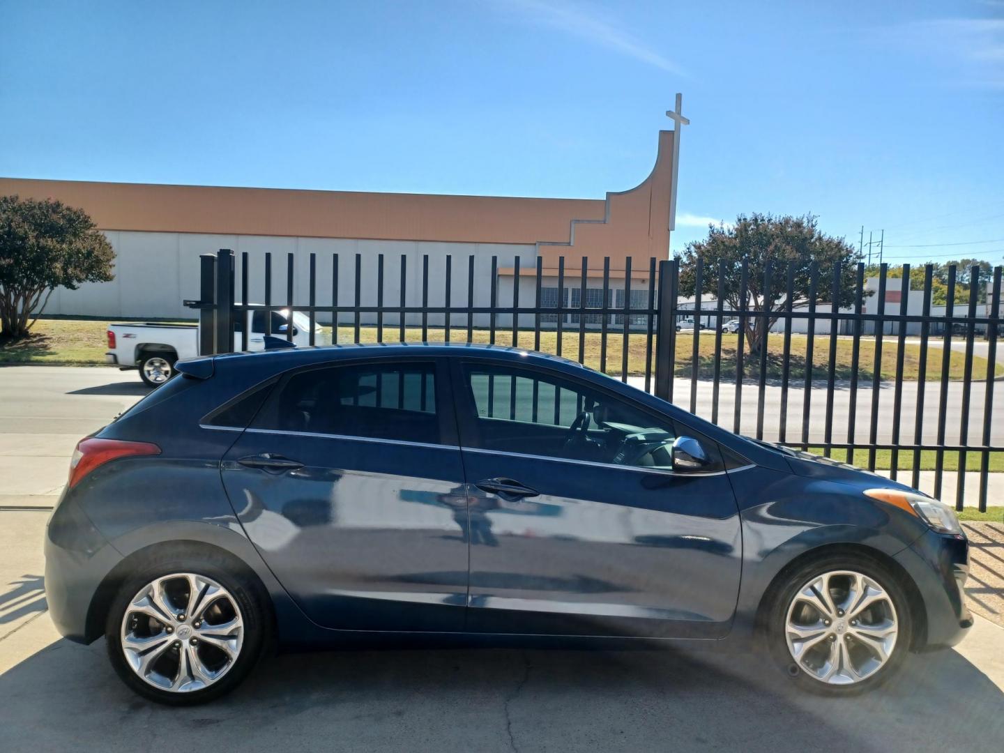 2015 BLUE /GRAY Hyundai Elantra GT A/T (KMHD35LH8FU) with an 2.0L L4 16V DOHC engine, 6A transmission, located at 2001 E. Lancaster, Ft. Worth, 76103, (817) 336-7000, 32.746181, -97.301018 - Photo#1