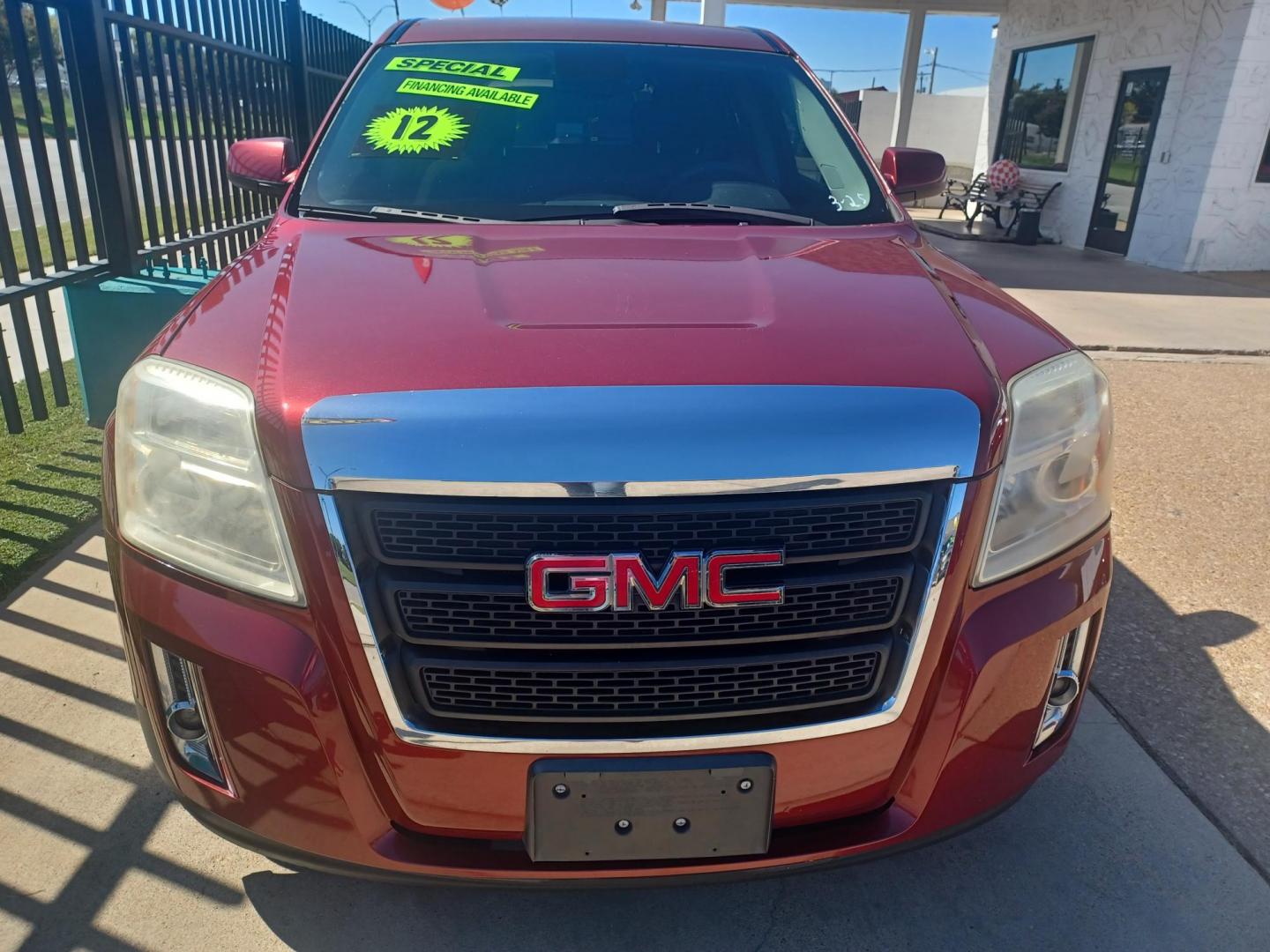 2012 RED /BLACK GMC Terrain SLE1 FWD (2GKALMEK8C6) with an 2.4L L4 DOHC 16V engine, 6-Speed Automatic transmission, located at 2001 E. Lancaster, Ft. Worth, 76103, (817) 336-7000, 32.746181, -97.301018 - Photo#3