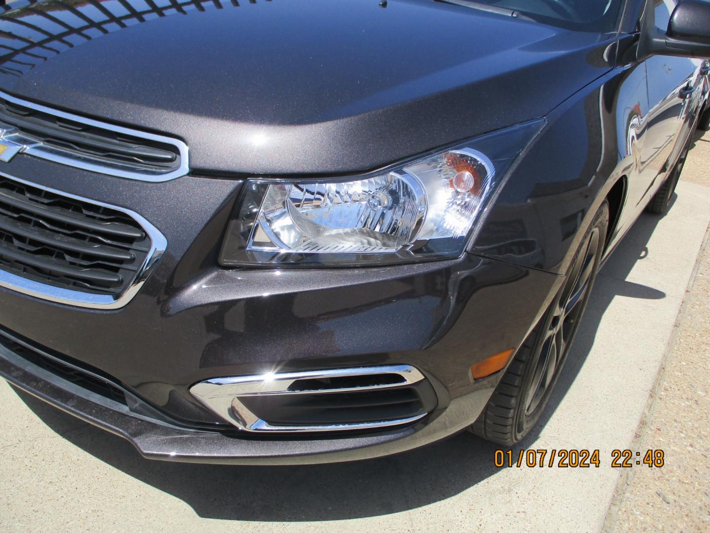 2015 GRAY /GRAY Chevrolet Cruze LTZ Auto (1G1PG5SB1F7) with an 1.4L L4 DOHC 16V TURBO engine, 6-Speed Automatic transmission, located at 2001 E. Lancaster, Ft. Worth, 76103, (817) 336-7000, 32.746181, -97.301018 - Photo#4