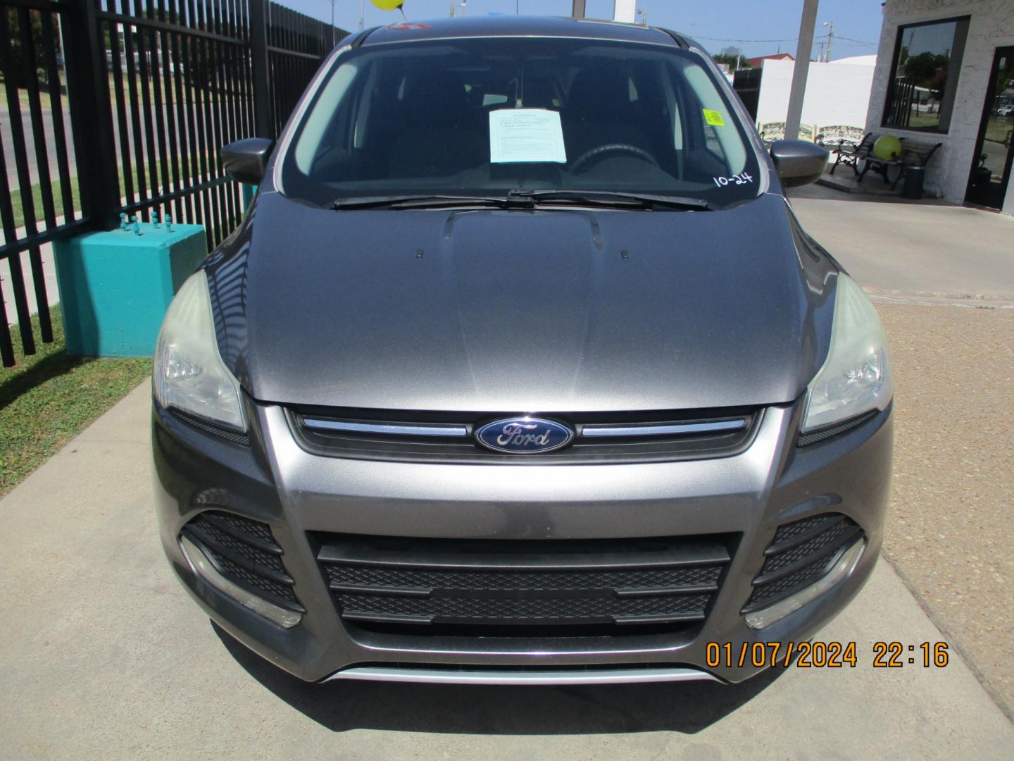 2014 GRAY /GRAY Ford Escape SE FWD (1FMCU0GX7EU) with an 1.6L L4 DOHC 16V engine, 6-Speed Automatic transmission, located at 2001 E. Lancaster, Ft. Worth, 76103, (817) 336-7000, 32.746181, -97.301018 - Photo#3