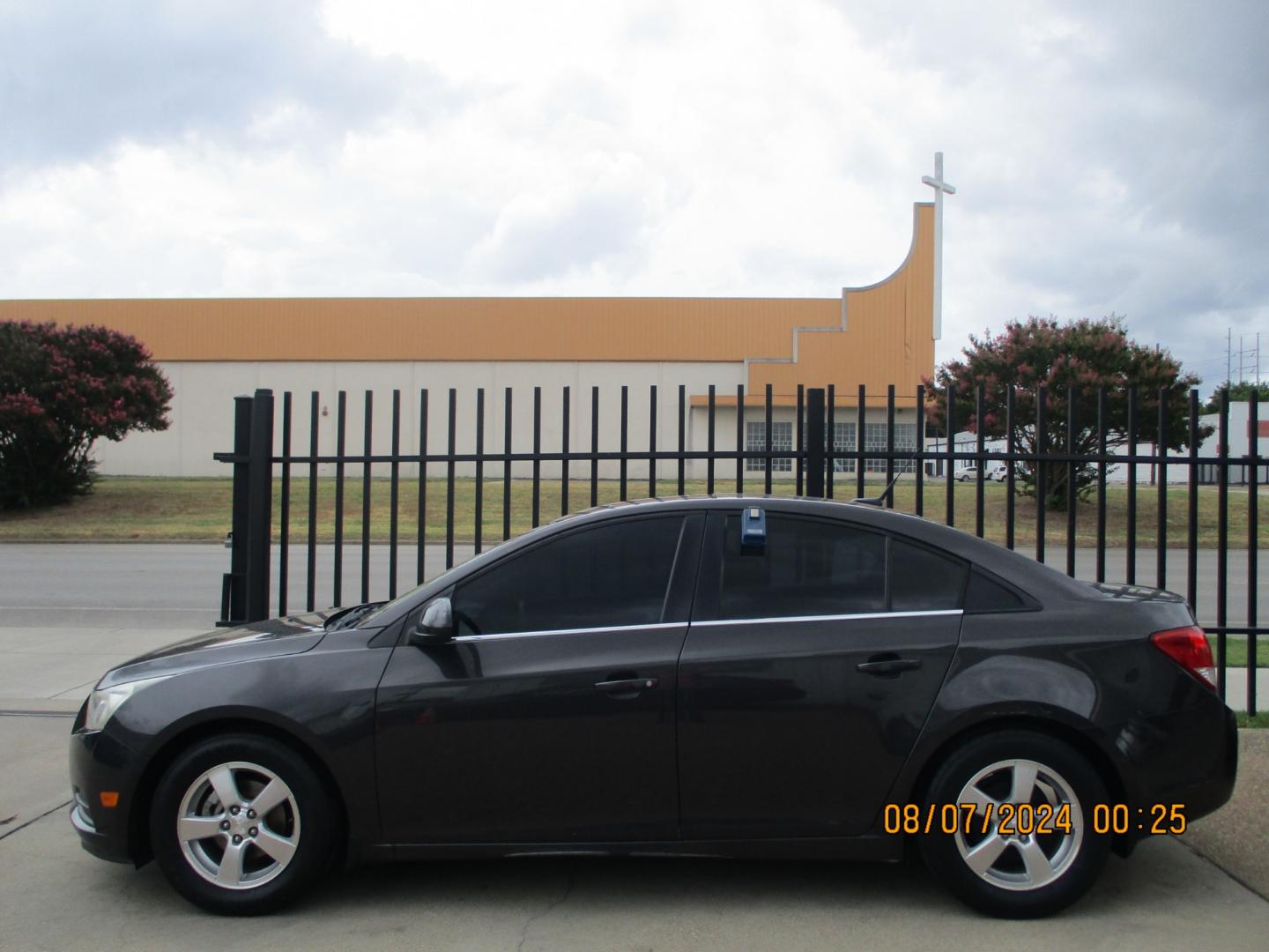 2014 GRAY Chevrolet Cruze 1LT Auto (1G1PC5SB7E7) with an 1.4L L4 DOHC 16V TURBO engine, 6-Speed Automatic transmission, located at 2001 E. Lancaster, Ft. Worth, 76103, (817) 336-7000, 32.746181, -97.301018 - Photo#0