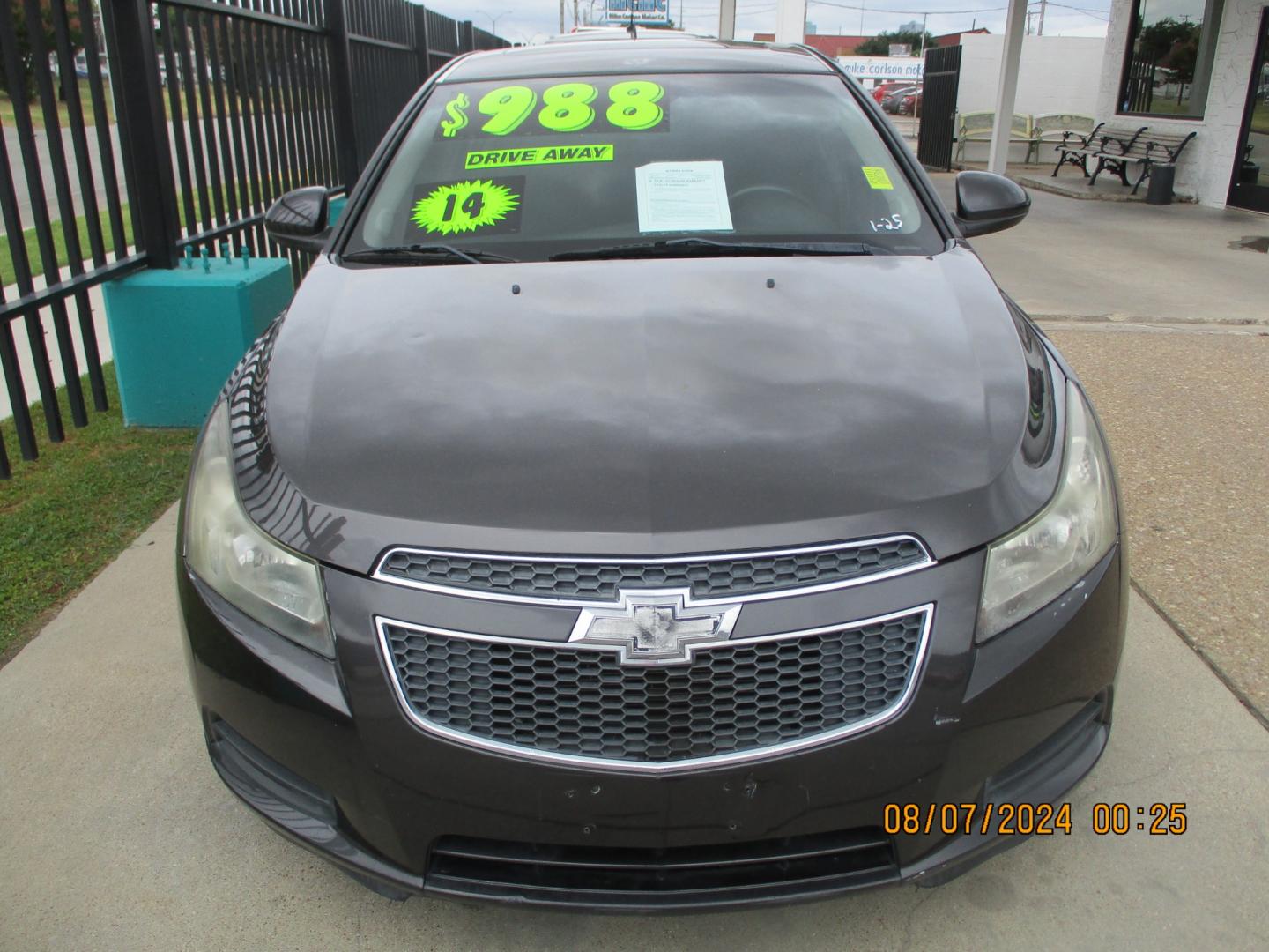 2014 GRAY Chevrolet Cruze 1LT Auto (1G1PC5SB7E7) with an 1.4L L4 DOHC 16V TURBO engine, 6-Speed Automatic transmission, located at 2001 E. Lancaster, Ft. Worth, 76103, (817) 336-7000, 32.746181, -97.301018 - Photo#2