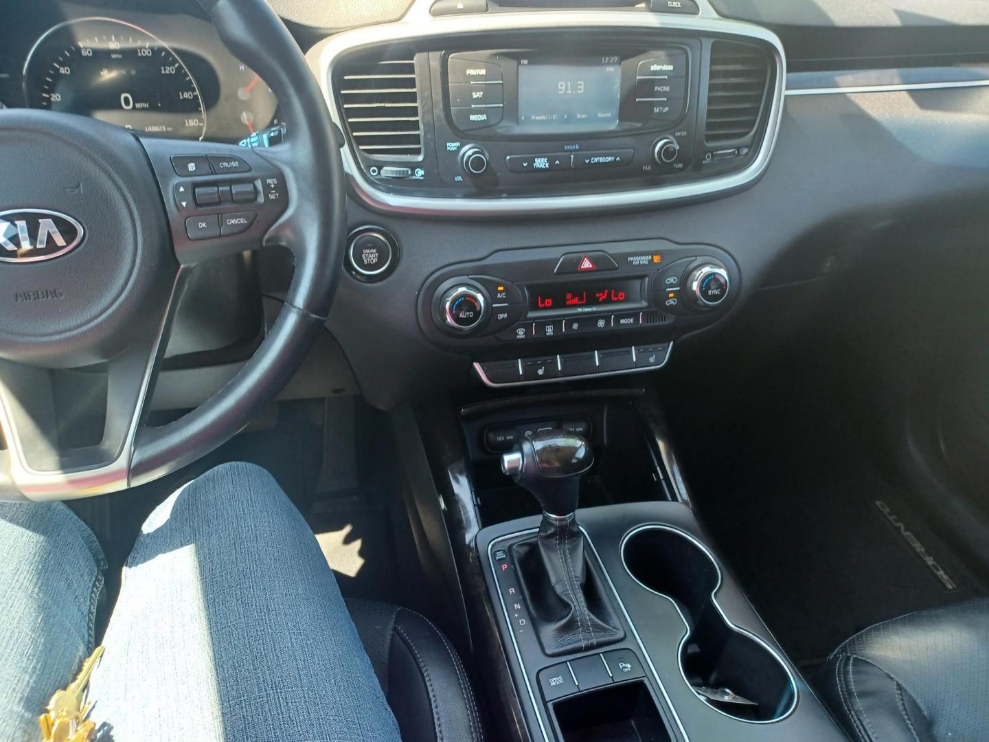 2016 BLACK /GRAY, LEATHER Kia Sorento EX 2WD (5XYPH4A1XGG) with an 2.4L L4 DOHC 16V engine, 6-Speed Automatic transmission, located at 2001 E. Lancaster, Ft. Worth, 76103, (817) 336-7000, 32.746181, -97.301018 - Photo#14